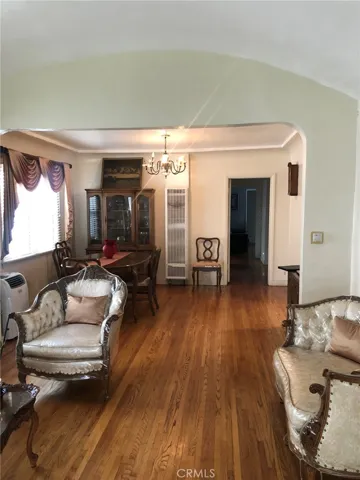 1009 E 84th Street, Los Angeles, California 90001