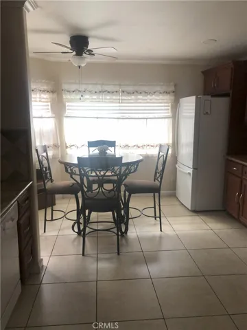 1009 E 84th Street, Los Angeles, California 90001