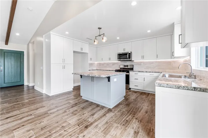 1820 Main Street, Huntington Beach, California 92648