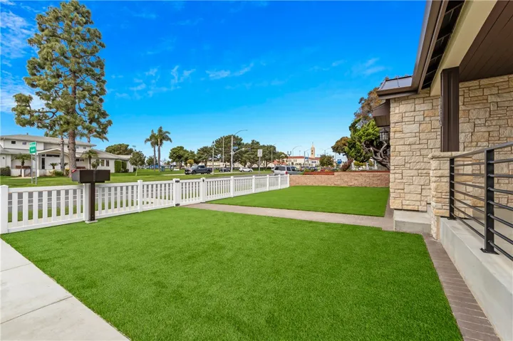 1820 Main Street, Huntington Beach, California 92648