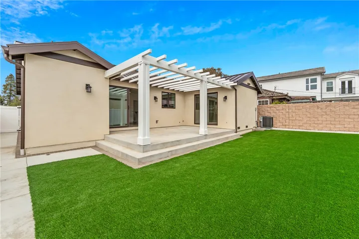 Spacious Backyard
