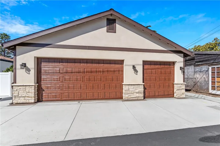 2 Car Garage
