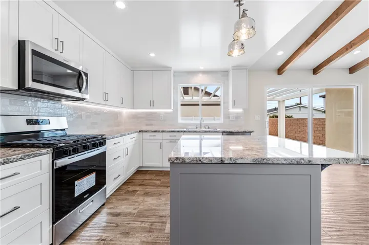 1820 Main Street, Huntington Beach, California 92648