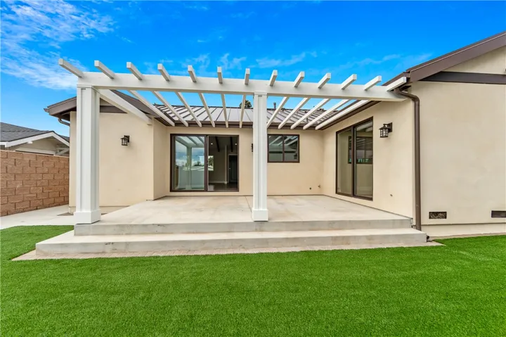 1820 Main Street, Huntington Beach, California 92648