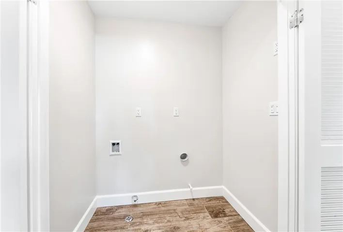 Washer & Dryer Hookups