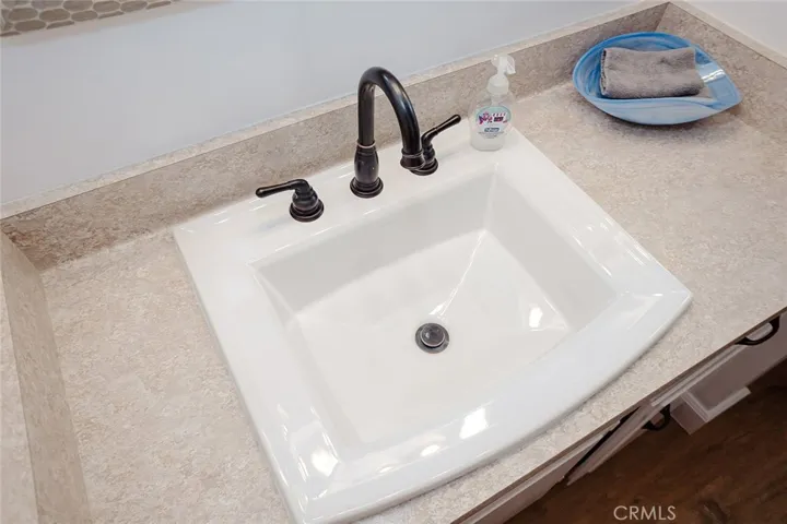 Main Bath New Sink/Faucet