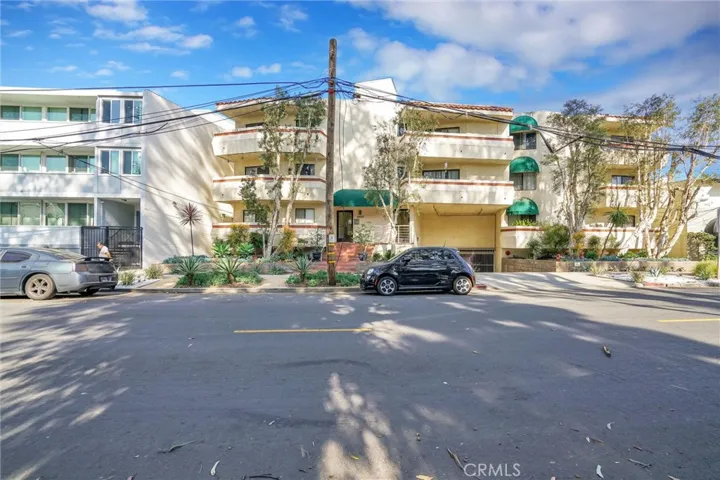 3932 N Virginia Road 201, Long Beach, California 90807