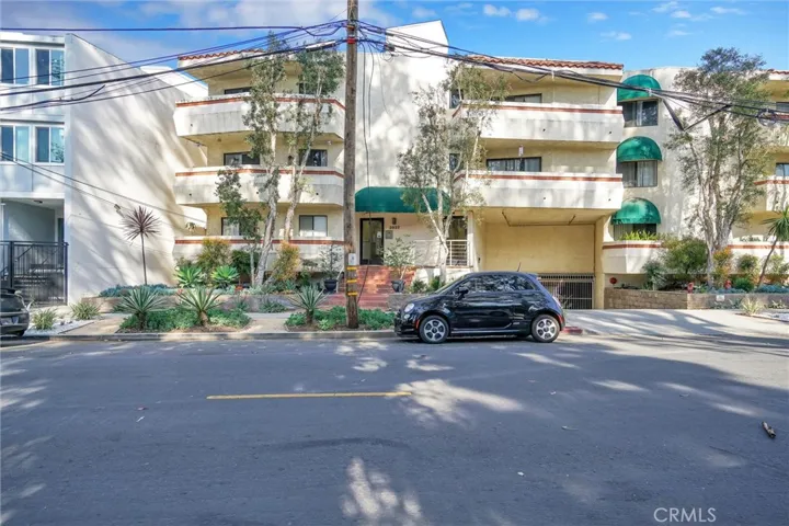 3932 N Virginia Road 201, Long Beach, California 90807