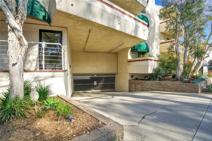 3932 N Virginia Road 201, Long Beach, California 90807