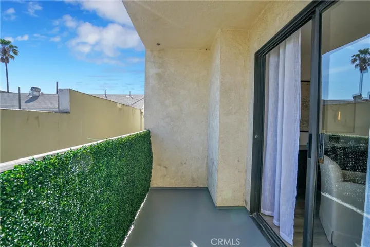 3932 N Virginia Road 201, Long Beach, California 90807