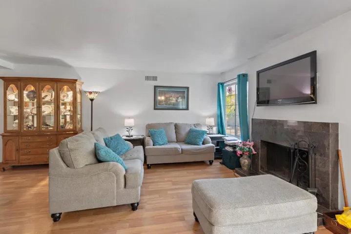 1245 Glacier Ave, Pacifica, California 94044
