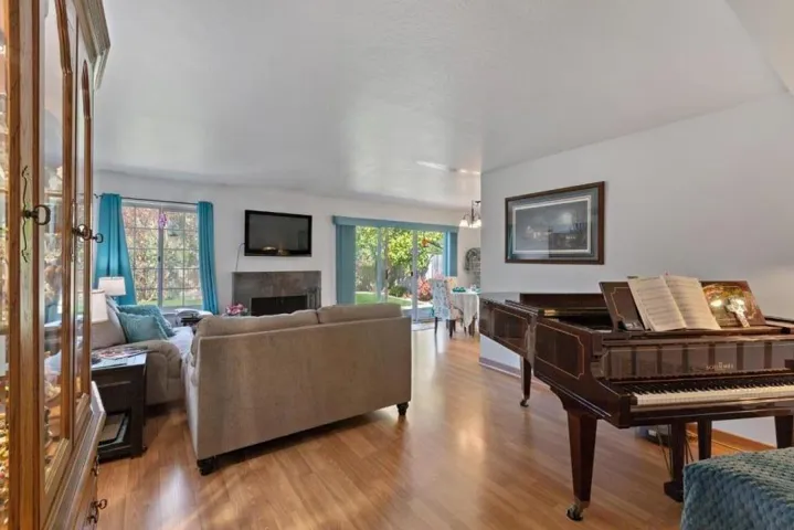 1245 Glacier Ave, Pacifica, California 94044