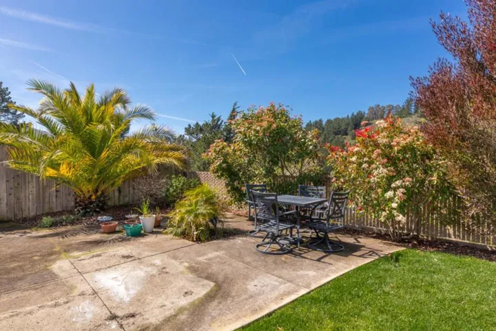 1245 Glacier Ave, Pacifica, California 94044