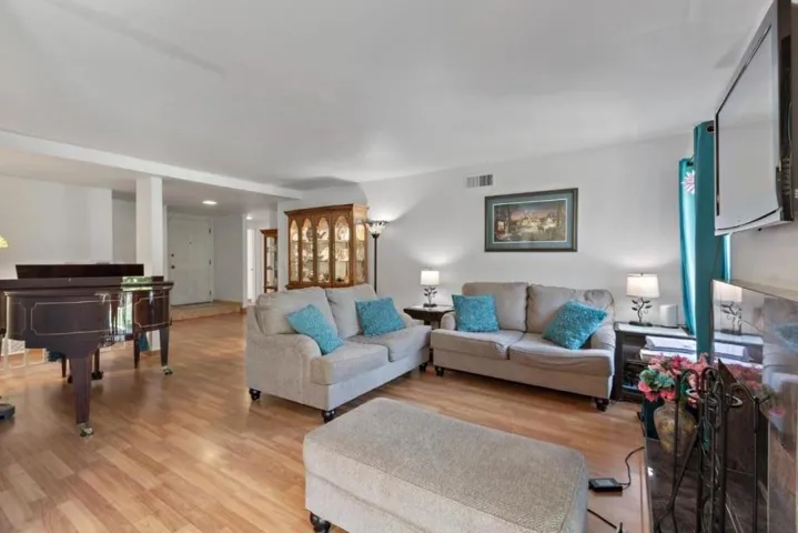 1245 Glacier Ave, Pacifica, California 94044
