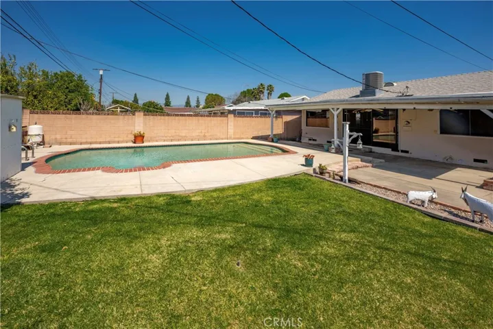7421 Asman Avenue, West Hills, California 91307