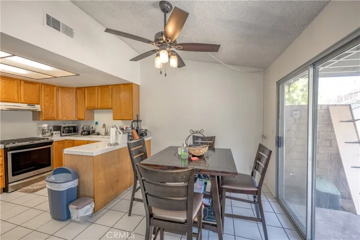 Kitchen Eating Area