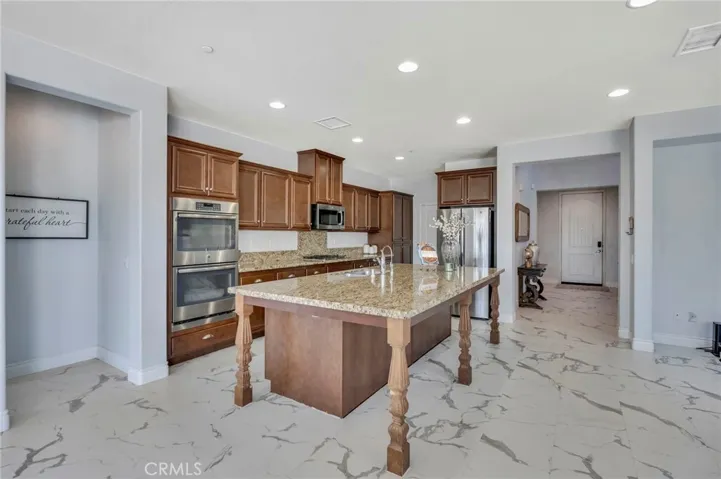 11793 Silver Birch Road, Corona, California 92883