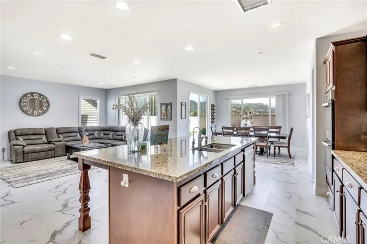 11793 Silver Birch Road, Corona, California 92883