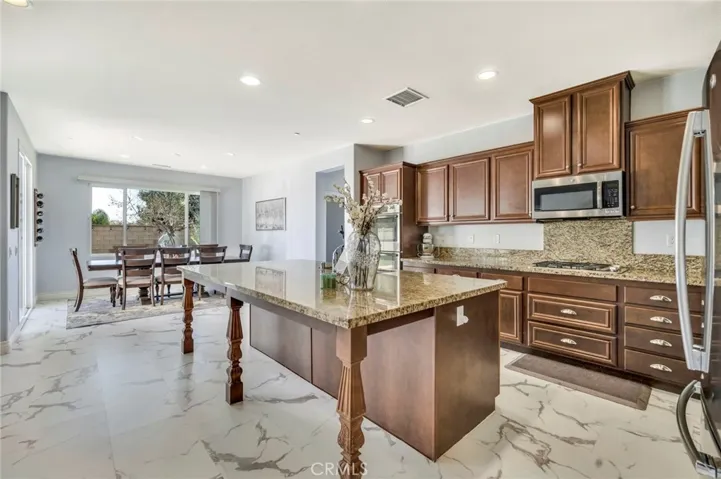 11793 Silver Birch Road, Corona, California 92883