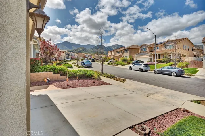 11793 Silver Birch Road, Corona, California 92883