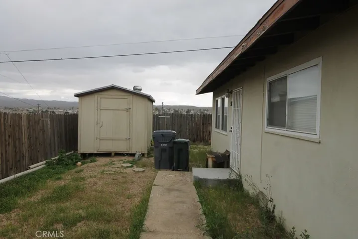 916 E Navajo Street, Barstow, California 92311