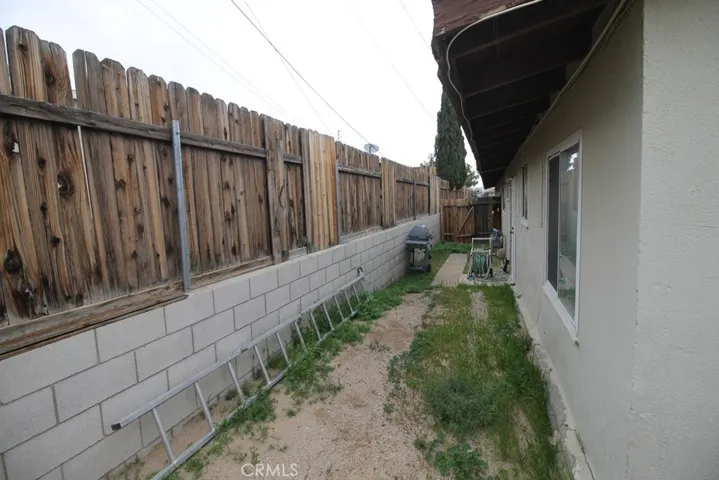 916 E Navajo Street, Barstow, California 92311