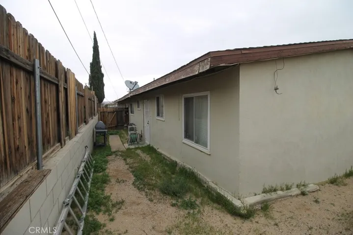 916 E Navajo Street, Barstow, California 92311