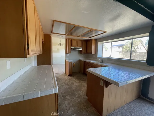 2331 E Kildare Street, Lancaster, California 93535