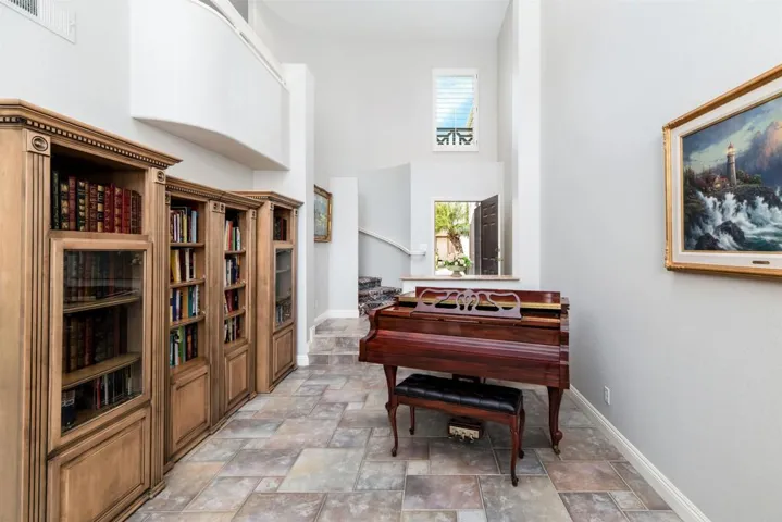 6908 Thrush Place, Carlsbad, California 92011