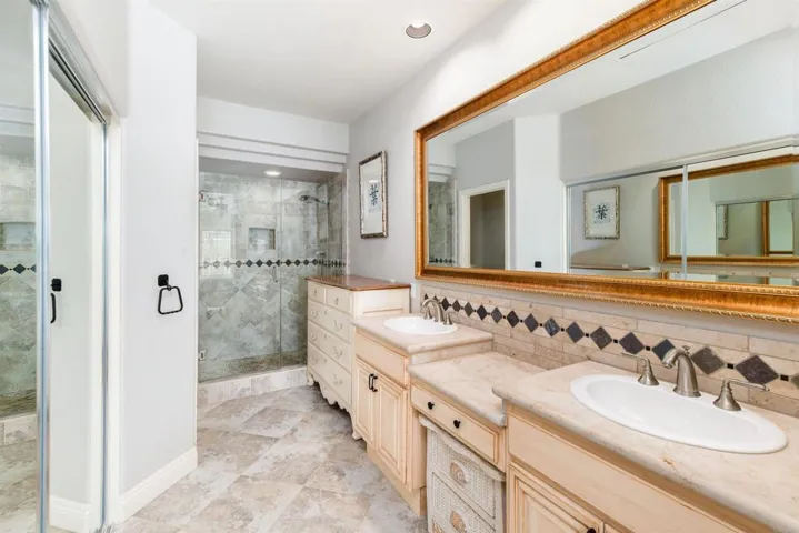6908 Thrush Place, Carlsbad, California 92011