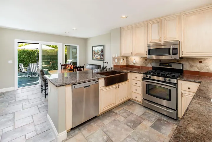 6908 Thrush Place, Carlsbad, California 92011