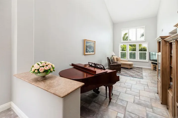 6908 Thrush Place, Carlsbad, California 92011