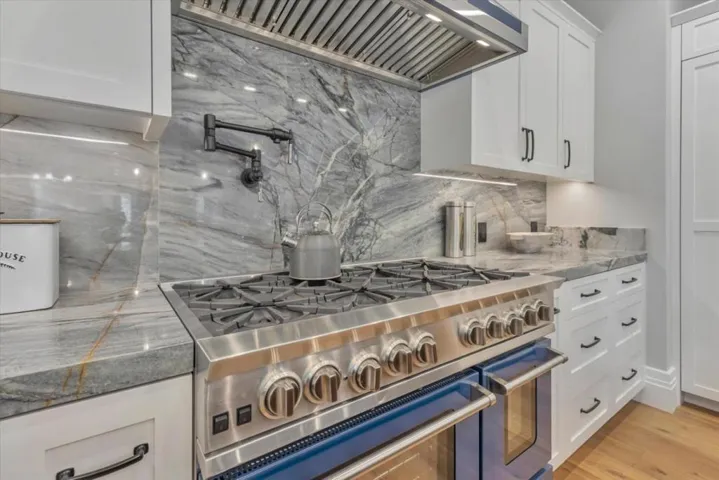 16005 Greenwood Lane, Monte Sereno, California 95030