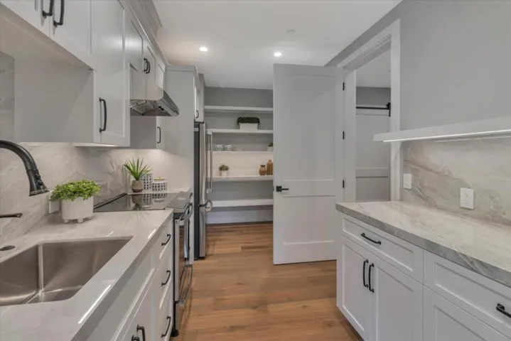16005 Greenwood Lane, Monte Sereno, California 95030