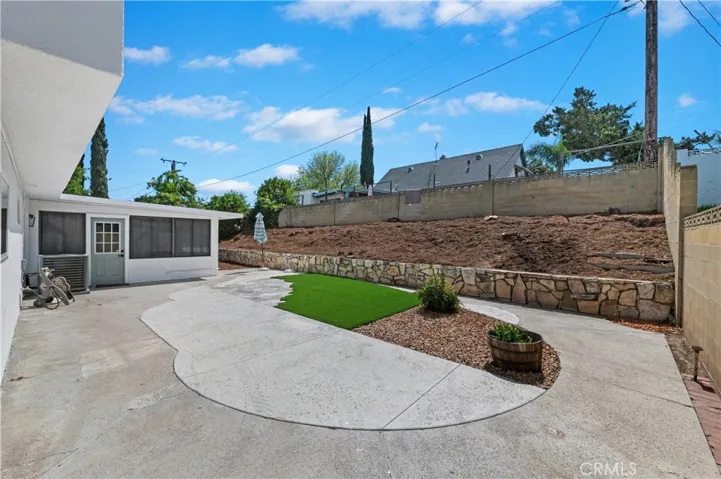 256 E Mission Road, Corona, California 92879