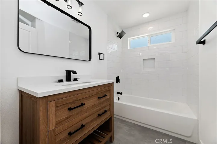 256 E Mission Road, Corona, California 92879