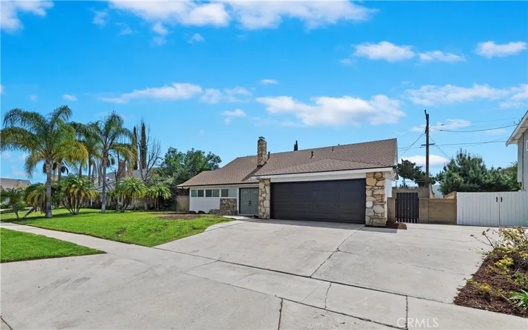 256 E Mission Road, Corona, California 92879