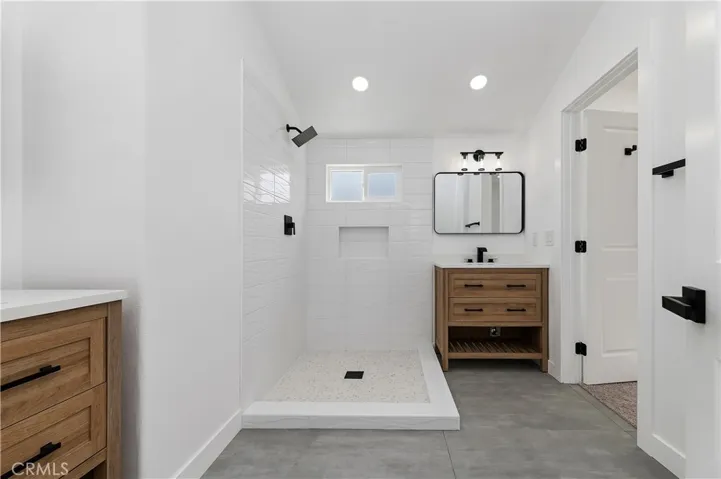256 E Mission Road, Corona, California 92879