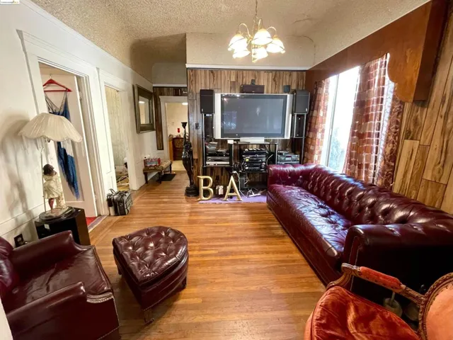 579 5th St., Richmond, California 94801