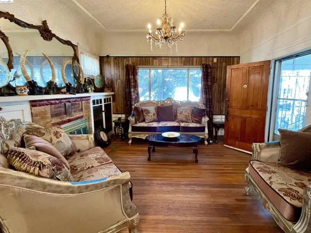 579 5th St., Richmond, California 94801
