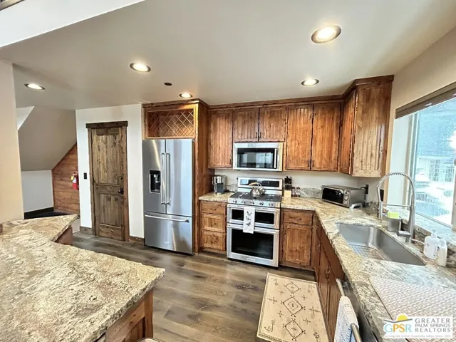 800 Edgemoor Road, Big Bear, California 92315
