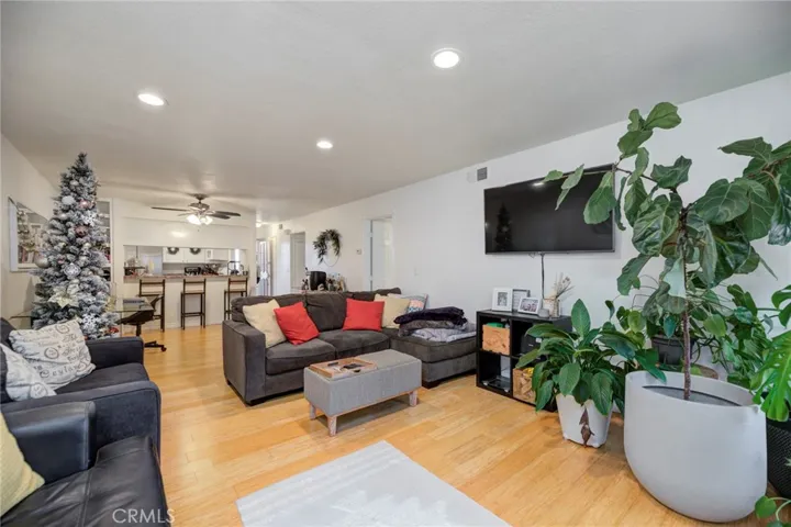 1919 E Beverly Way 202, Long Beach, California 90802