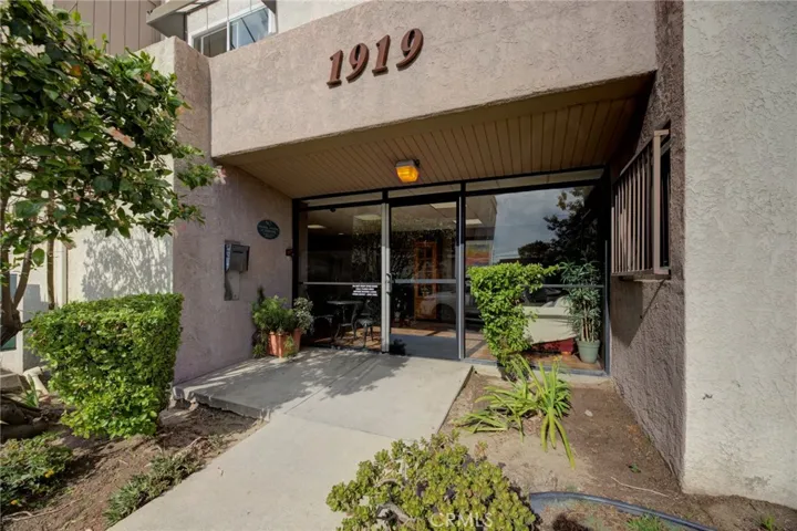 1919 E Beverly Way 202, Long Beach, California 90802