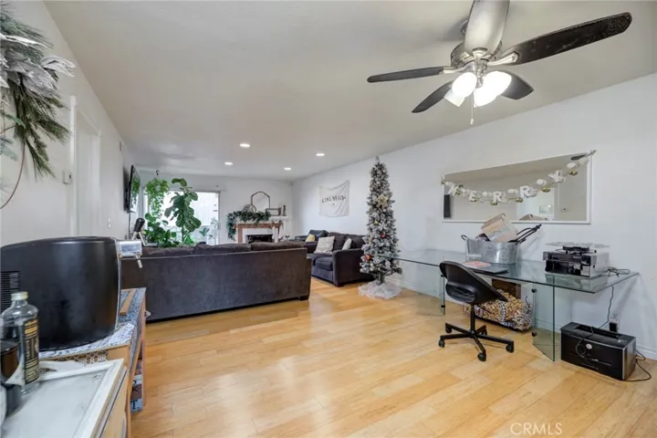 1919 E Beverly Way 202, Long Beach, California 90802