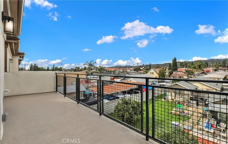 3rd Floor Balcony/Deck
