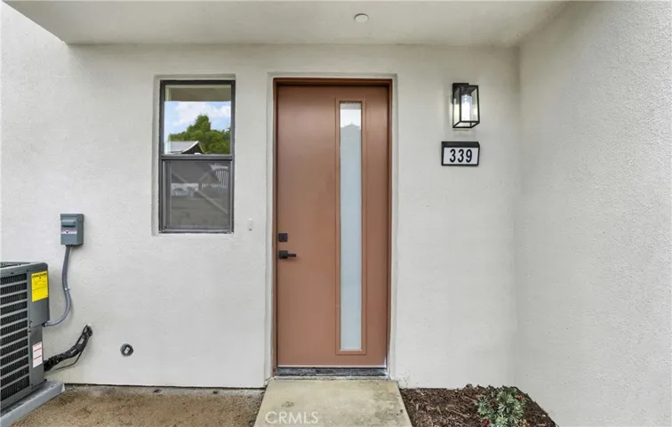 339 is Mirror Floor Plan of 341