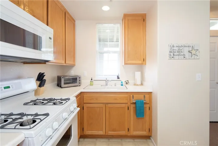 444 Pier Avenue 8, Oceano, California 93445