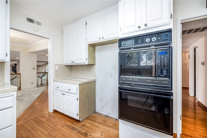 15431 Milbank Street, Encino, California 91436
