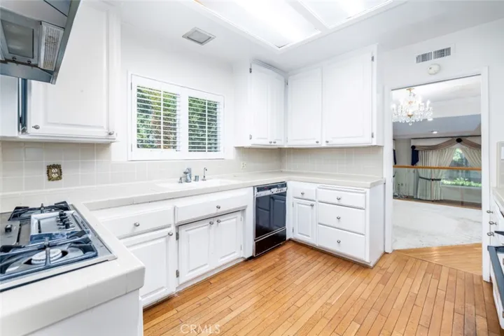15431 Milbank Street, Encino, California 91436
