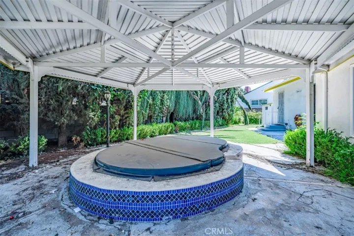 15431 Milbank Street, Encino, California 91436